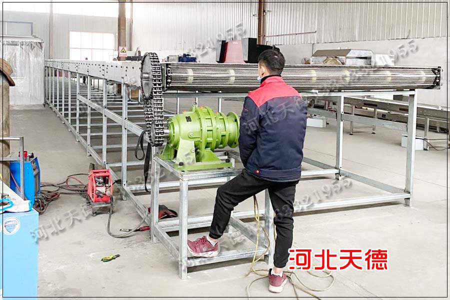 網(wǎng)帶輸送機(jī)