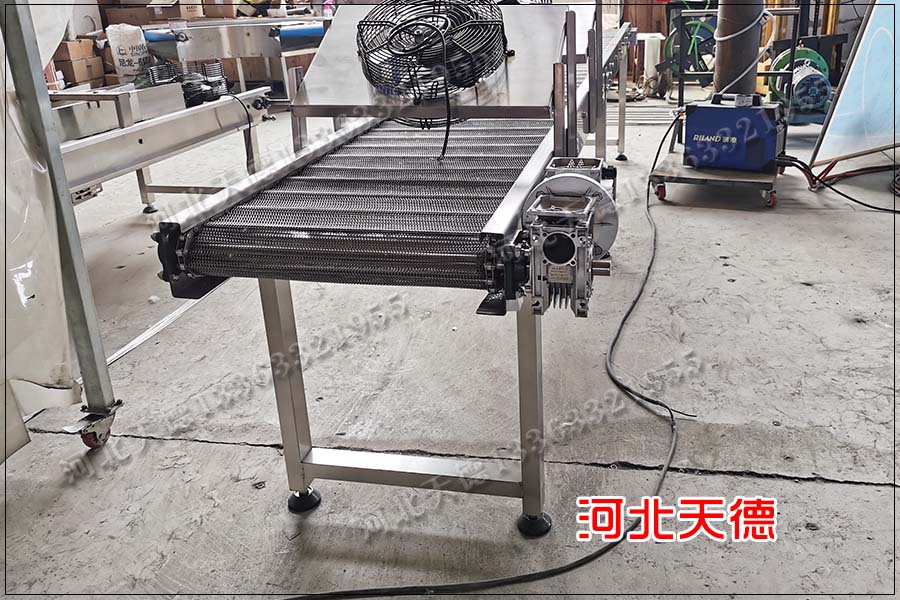 網(wǎng)帶輸送機